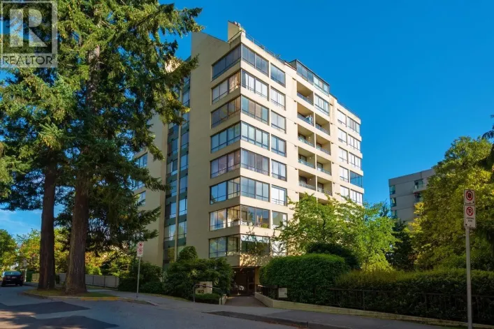 802 1412 ESQUIMALT AVENUE, West Vancouver