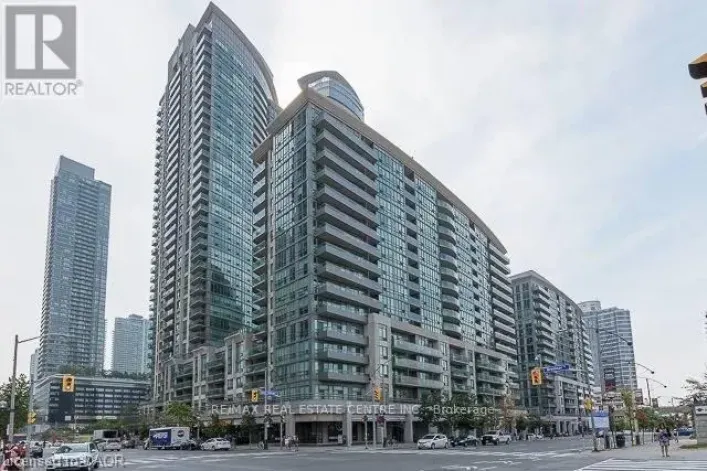 802 - 51 LOWER SIMCOE STREET, Toronto