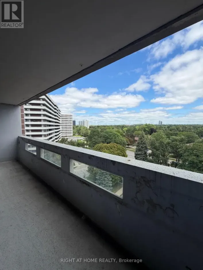 802 - 60 INVERLOCHY BOULEVARD, Markham