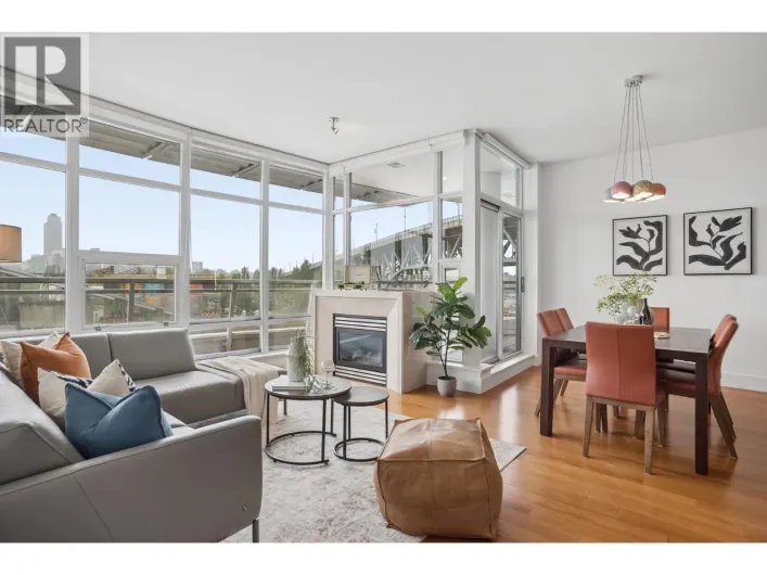802 628 KINGHORNE MEWS, Vancouver