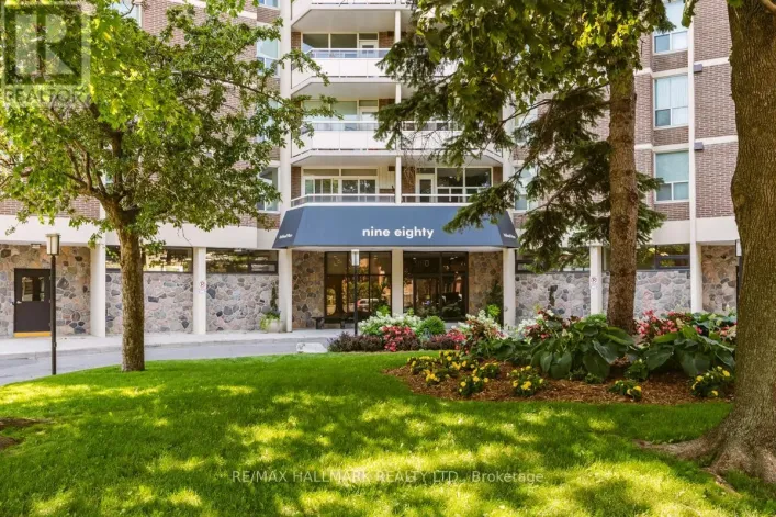 802 - 980 BROADVIEW AVENUE, Toronto