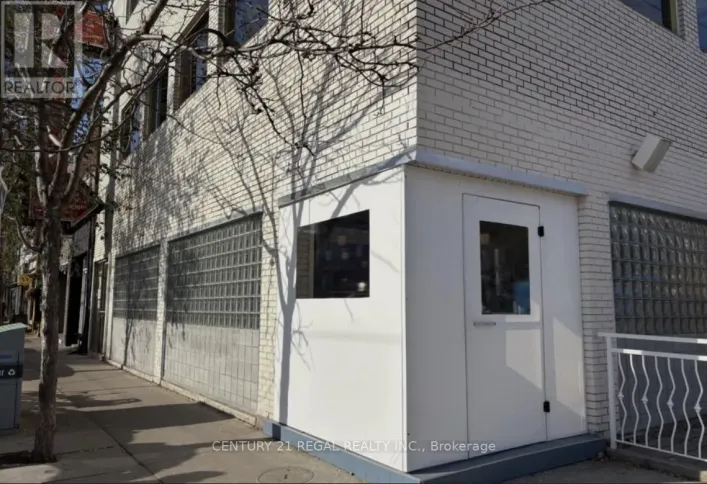 802 DUNDAS STREET W, Toronto