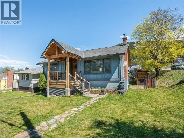 802 Ninth Street, Nelson