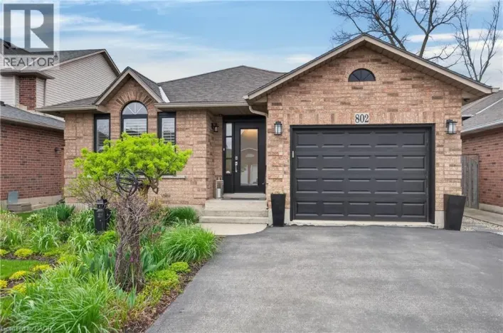 802 UPPER HORNING Road, Hamilton
