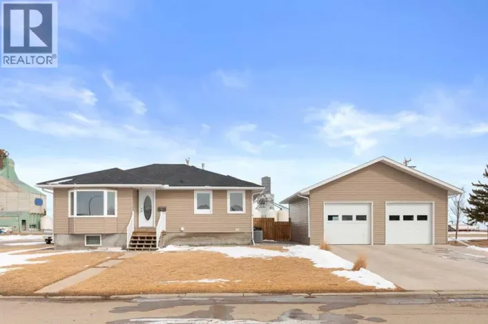 803 2 Avenue W, Foremost