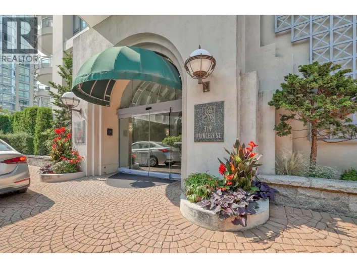 803 719 PRINCESS STREET, New Westminster
