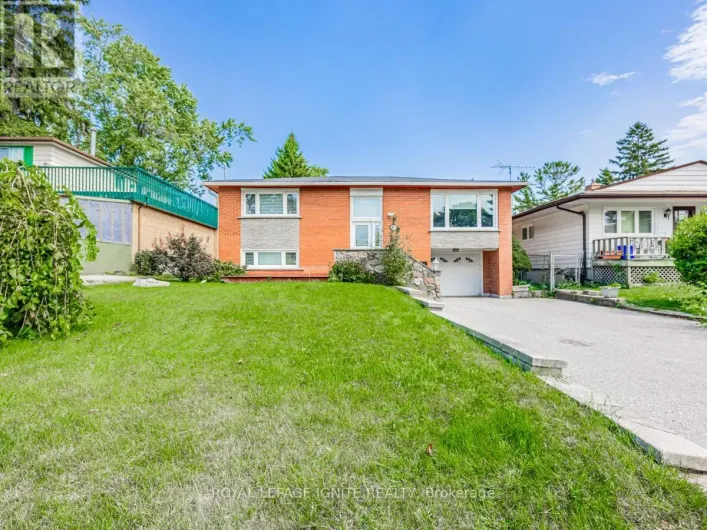 803 FAIRVIEW AVENUE, Pickering