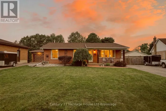803 GLADSTONE DRIVE, Woodstock