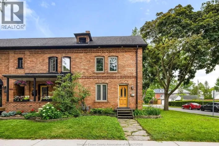 803 MONMOUTH ROAD, Windsor