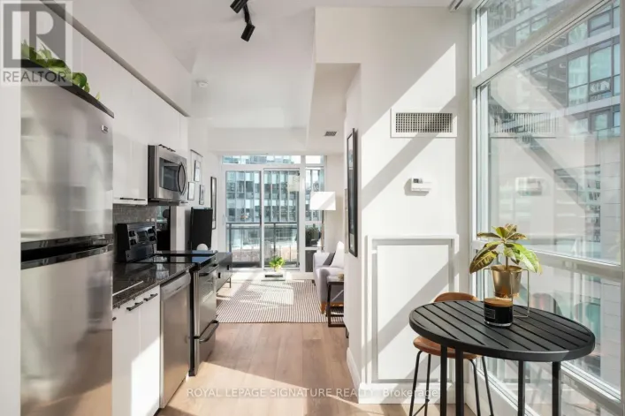 804 - 15 BRUYERES MEWS, Toronto