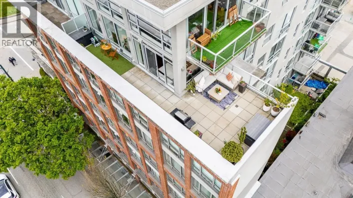 804 919 STATION STREET, Vancouver