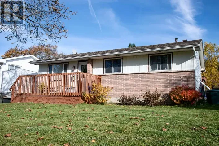 House for sale: 804 CLARK CRESCENT, Kingston