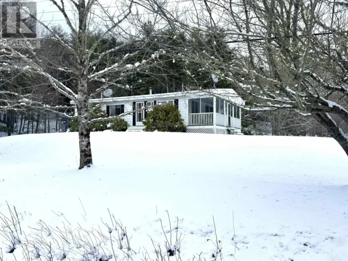 8042 Highway 8, South Brookfield