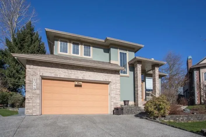 House for sale: 8044 KESTREL COURT, Surrey