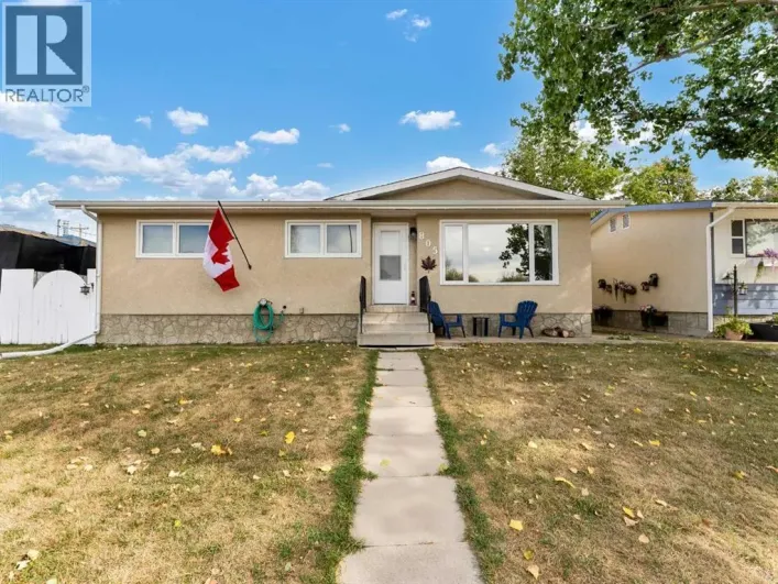 805 1 Street SE, Redcliff