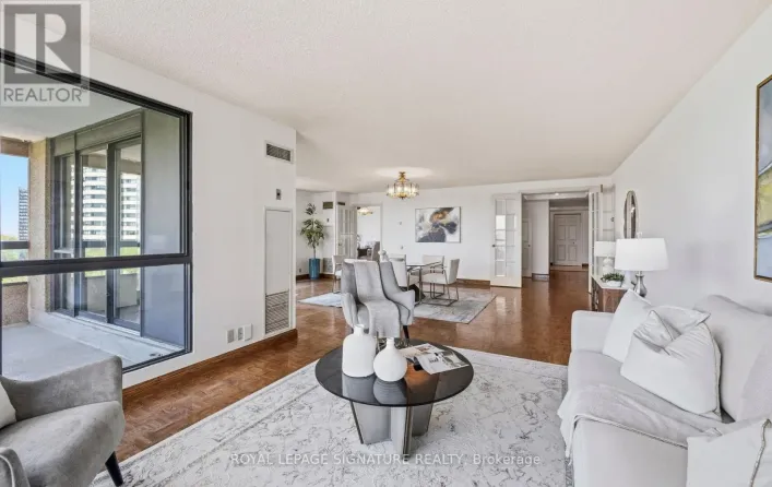 805 - 3 CONCORDE PLACE, Toronto