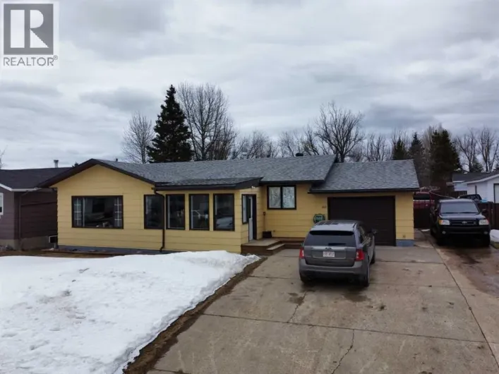 805 8 Street, Fox Creek