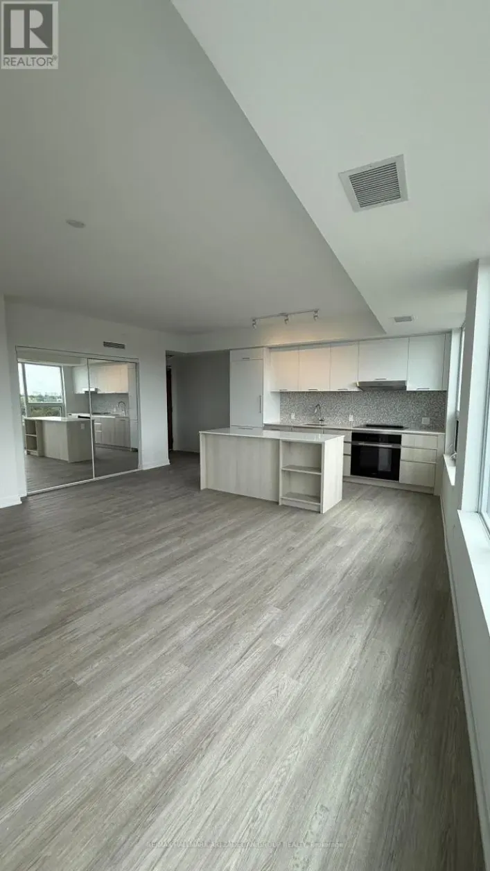 805 - 8188 YONGE STREET, Vaughan