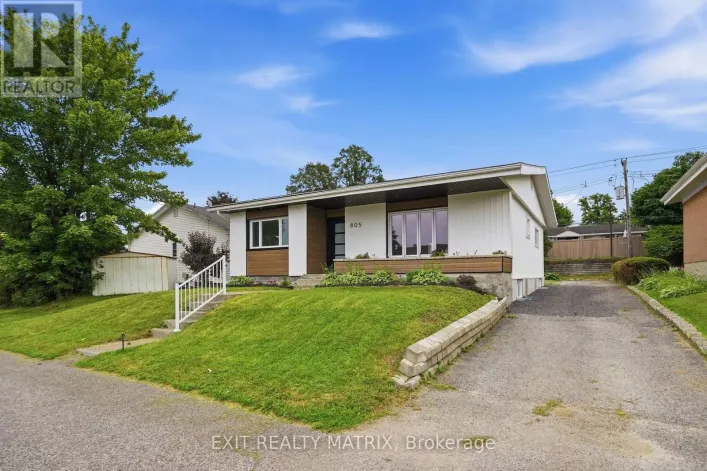 805 CARTIER BOULEVARD, Hawkesbury