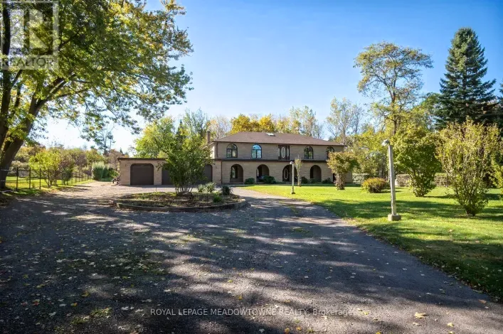 805 CENTRE ROAD, Hamilton