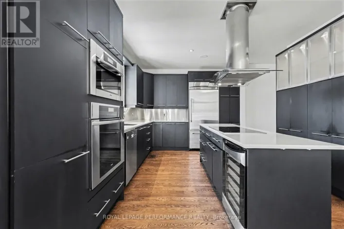 805 KINGSMERE AVENUE, Ottawa