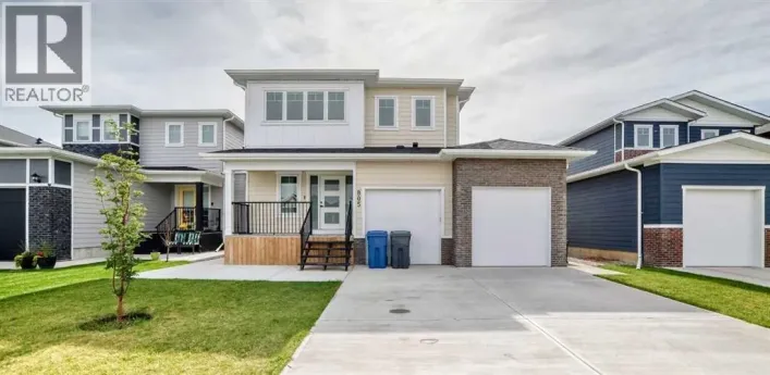 805 Mandalay Boulevard, Carstairs