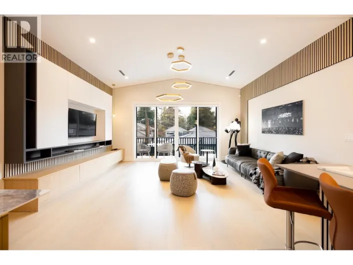 8055 18TH AVENUE, Burnaby