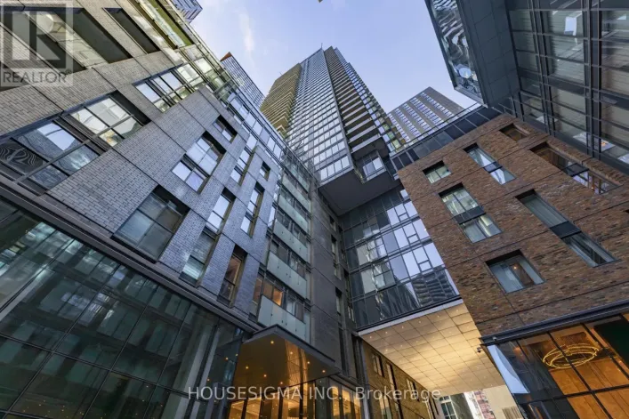 806 - 115 BLUE JAYS WAY, Toronto