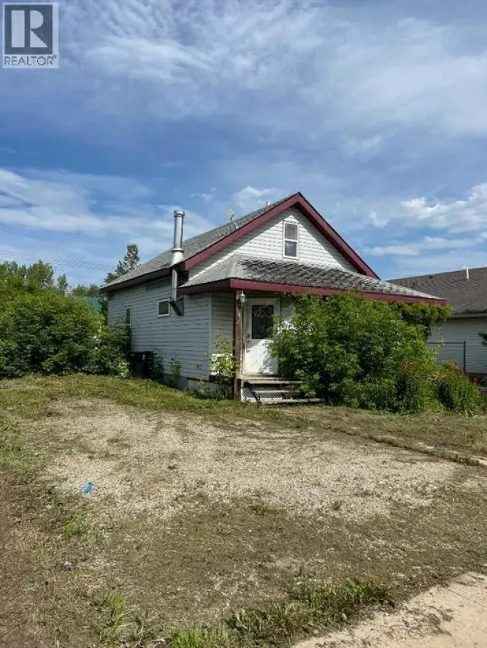 806 3 Avenue, Beaverlodge