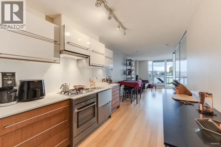 806 718 MAIN STREET, Vancouver