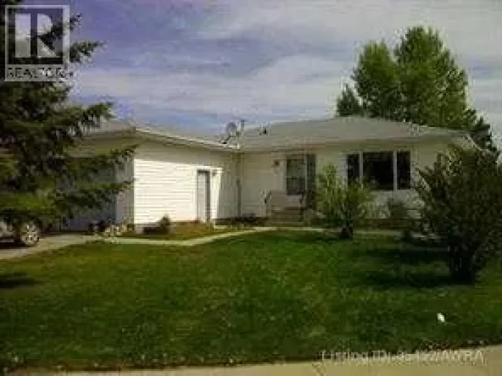 806 8 Avenue, Fox Creek
