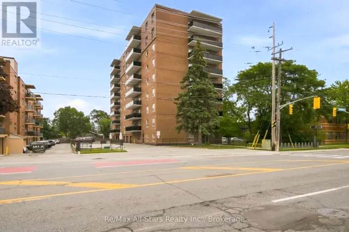 806 - 855 KENNEDY ROAD, Toronto