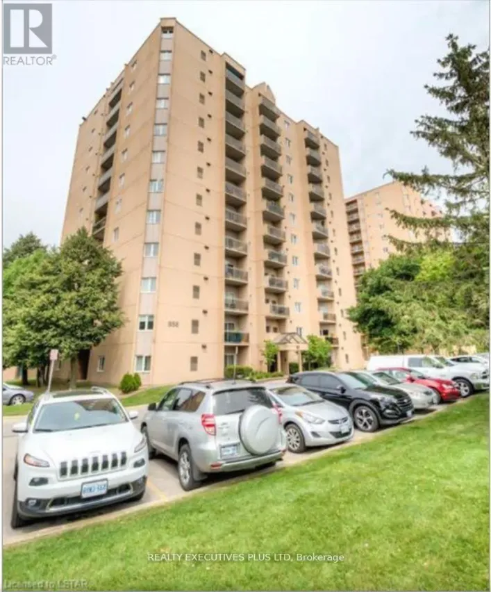 806 - 858 COMMISSIONERS ROAD E, London South