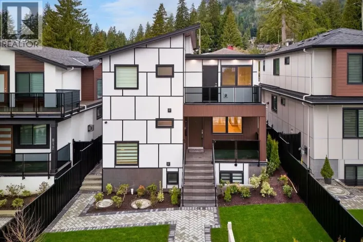806 MONTROYAL BOULEVARD, North Vancouver