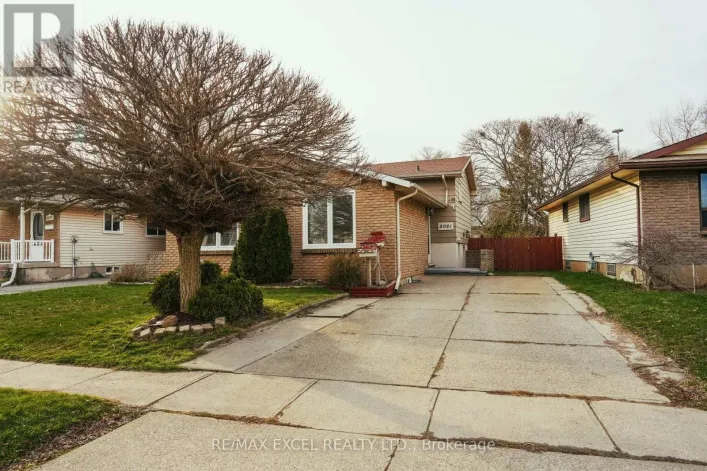 8061 PADDOCK TRAIL DRIVE, Niagara Falls