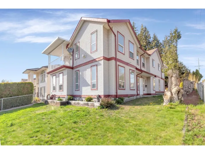 8067 CEDAR STREET, Mission