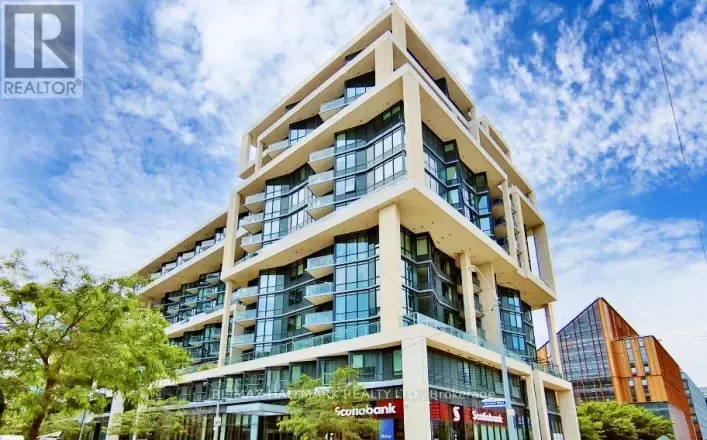 807 - 15 MERCHANTS' WHARF, Toronto