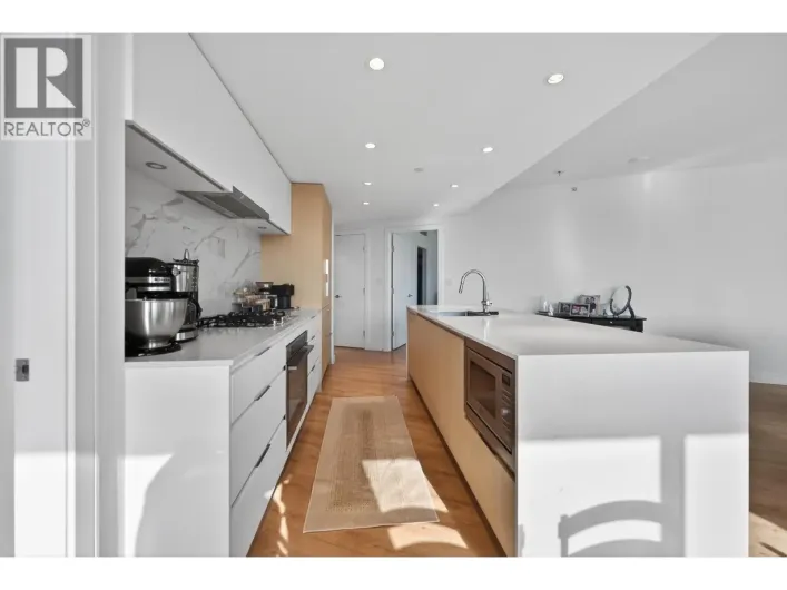 807 1500 FERN STREET, North Vancouver