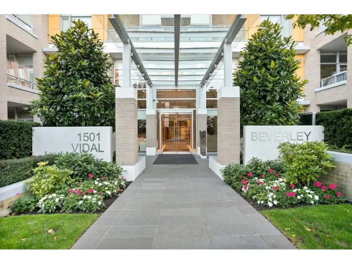 807 1501 VIDAL STREET, White Rock