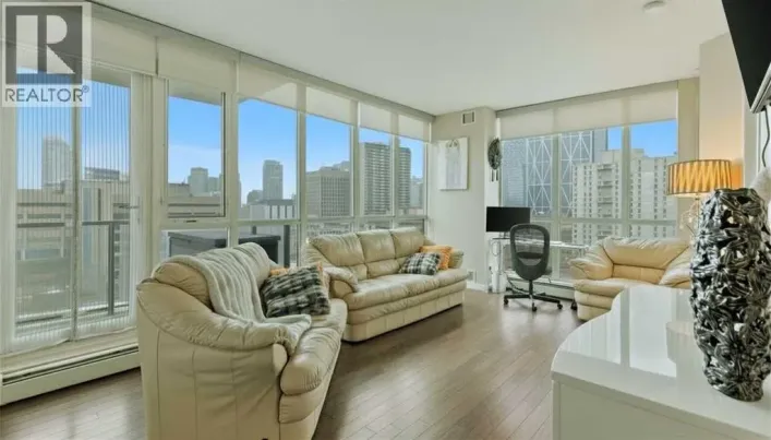 807, 325 3 Street SE, Calgary