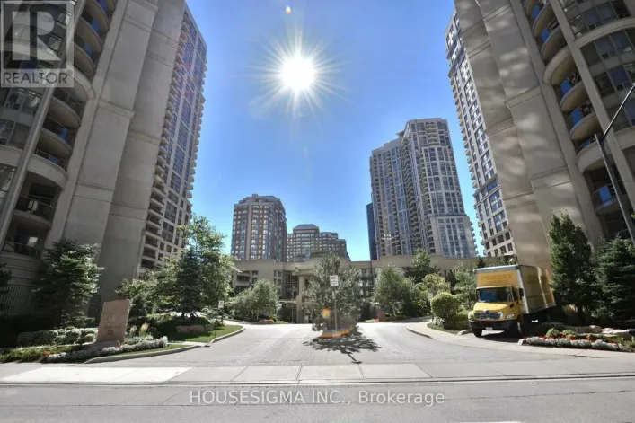 807 - 3880 DUKE OF YORK BOULEVARD, Mississauga