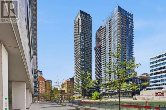 807 - 39 ROEHAMPTON AVENUE, Toronto