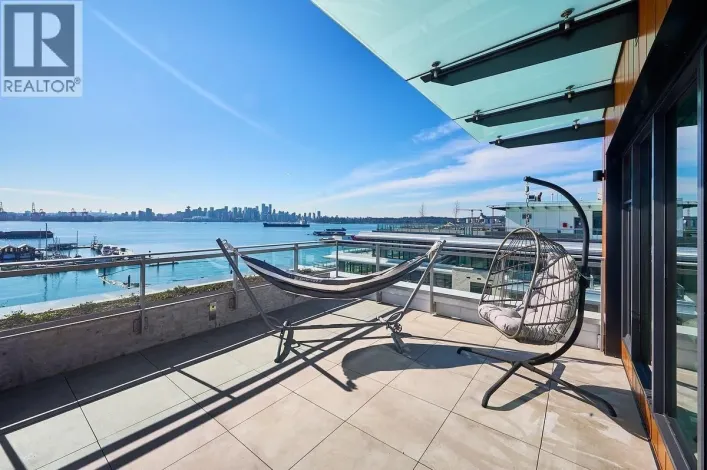 807 755 HARBOURSIDE DRIVE, North Vancouver