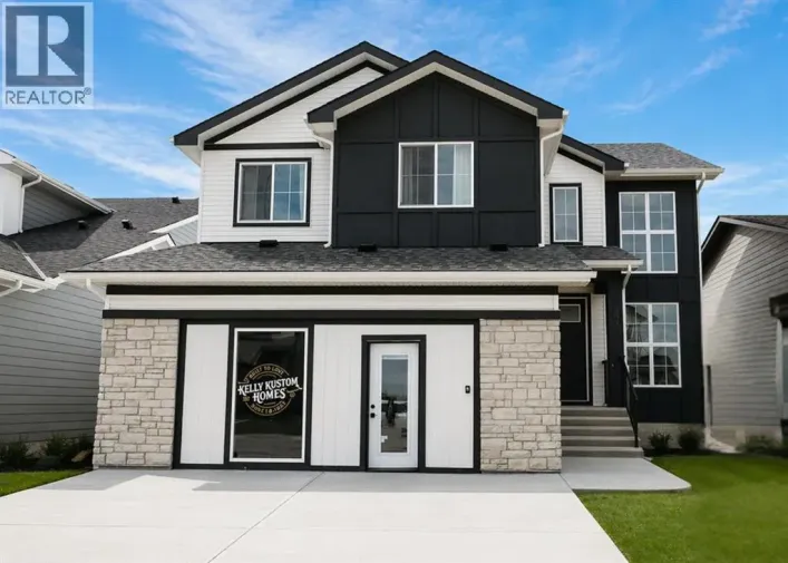 807 Lakewood Circle, Strathmore