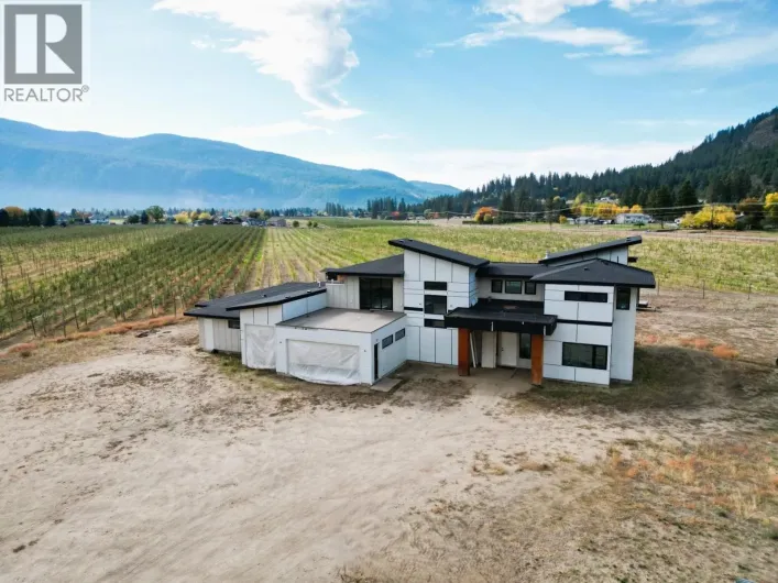 8077 Donaldson Drive, Grand Forks