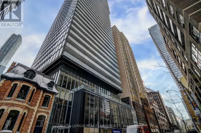 808 - 15 GRENVILLE STREET, Toronto