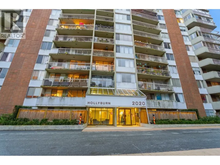 808 2020 FULLERTON AVENUE, North Vancouver