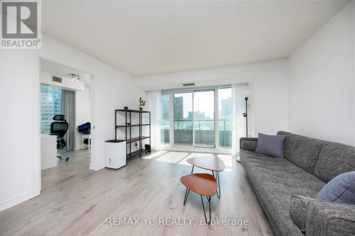 808 - 25 LOWER SIMCOE STREET, Toronto