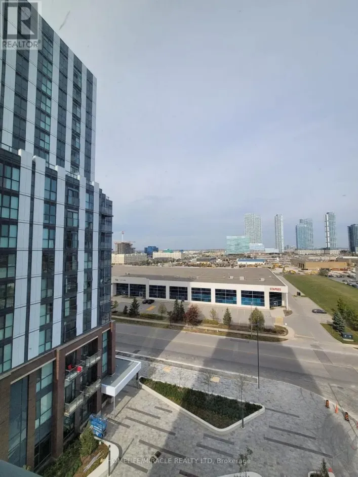 808 - 60 HONEYCRISP CRESCENT N, Vaughan