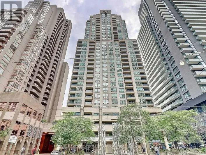 808 - 750 BAY STREET, Toronto